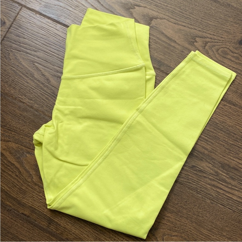 BRAND NEW! Alo airbrush leggings